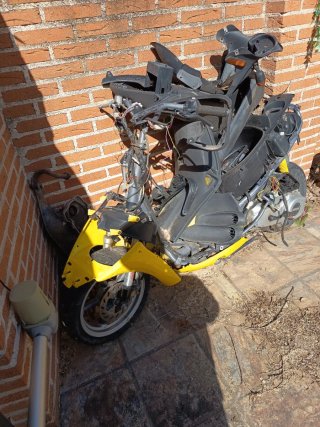 Carenado Derbi Hunter Amarillo