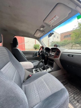 Mitsubishi Montero 2004