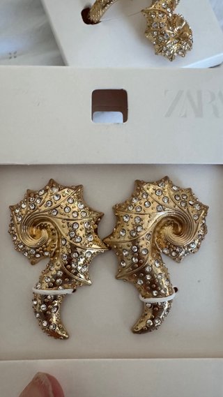 Conjunto Pendientes y Brazalete Zara Dorado