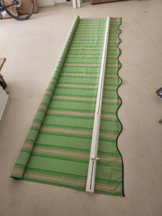 Toldo abatible 3.40m ancho y 3m de largo.