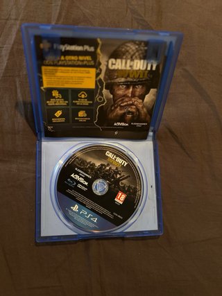 PS4 Slim 1TB + Call of Duty WWII