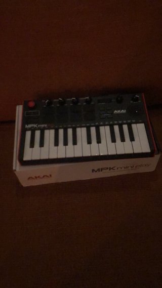 Akai MPK Mini Play
