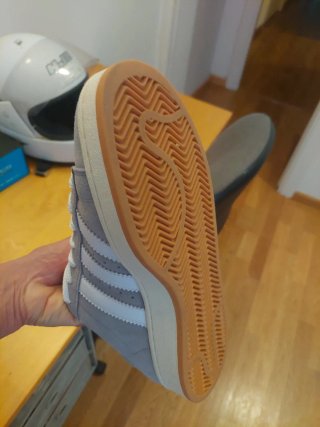Adidas Campus grises y blancas