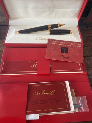 Bolígrafo S.T. Dupont Negro y Dorado