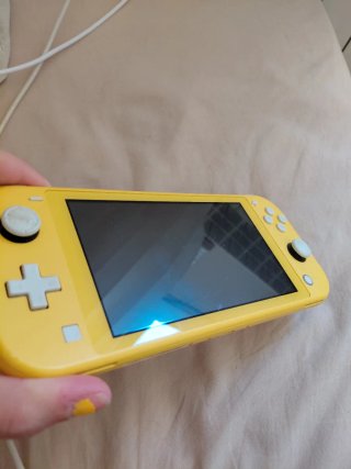 Nintendo Switch Lite Amarilla