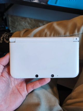 Nintendo 3DS XL Bianca + Caricatore e Stilo
