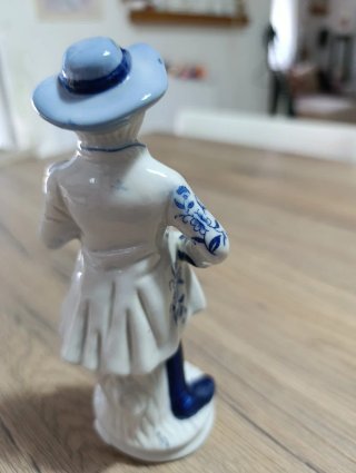Statuina Capodimonte Uomo con Cappello
