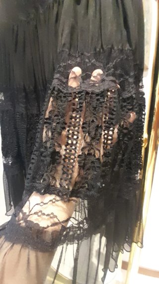 Falda midi negra