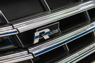Volkswagen Touareg R-Line 3.0 V6 TDI 170kW Tip 4M **Techo solar**