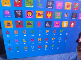 Juego educativo de letras y palabras magnéticas