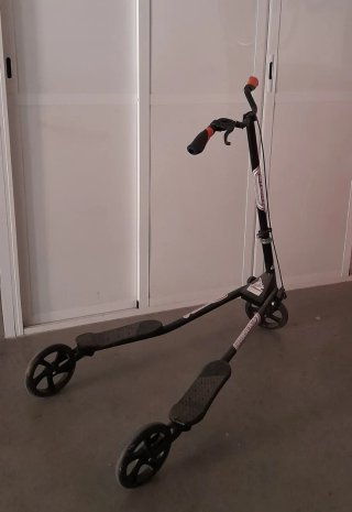 Monopatín 3 ruedas Cruiser