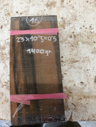 8 tablillas de ébano 23x10'5x0'5cm cada una