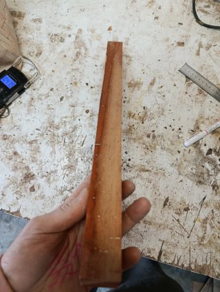 Madera Palo Rojo 45x3.4x3.4 cm 475 gr