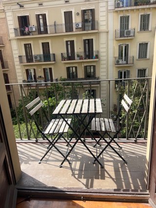 Mesa y 1 sillas balcón