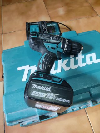 Taladro Percutor Makita 18V 4.0Ah + Maletín