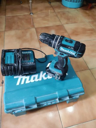 Taladro Percutor Makita 18V 4.0Ah + Maletín