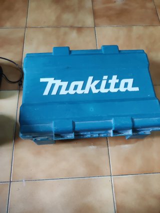 Taladro Percutor Makita 18V 4.0Ah + Maletín