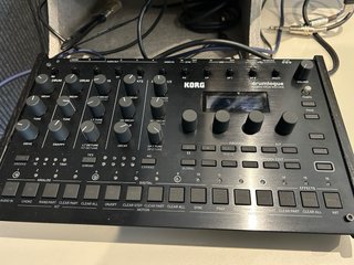 Korg drumlogue - En garantía