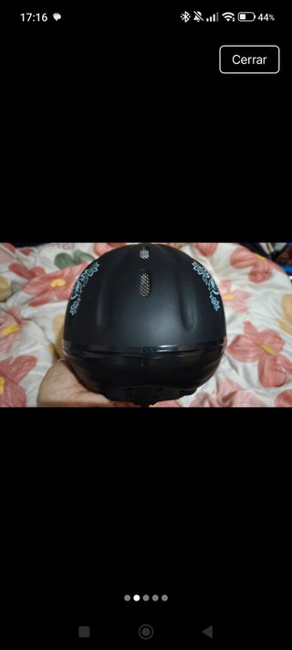 Casco de equitación negro con diseño de caballo