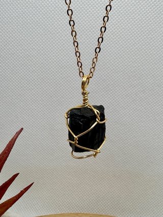 Colar Turmalina Negra Peru Dourado