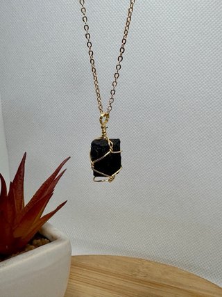 Colar Turmalina Negra Peru Dourado
