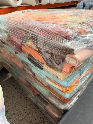 Palets de tejidos a la venta