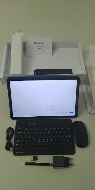 Tablet da 13 pollici con tastiera e mouse