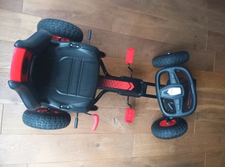 Coche de pedales Homcom