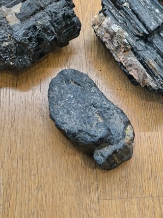 Turmalina Negra en Bruto