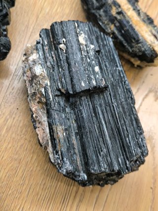 Turmalina Negra en Bruto