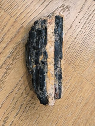 Turmalina Negra en Bruto