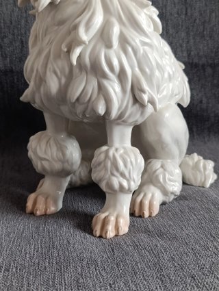 Figura perro Caniche porcelana Algora