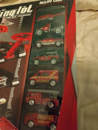 Set Gioco Parking Lot Fire Truck 86 Pezzi
