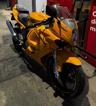Hyosung 125 GTR Amarilla Deportiva 14.200km, 2006