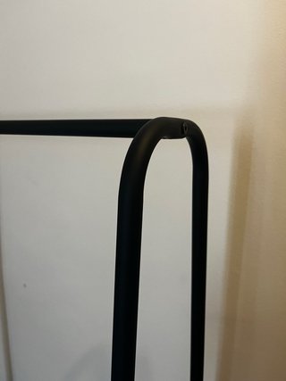 Burra perchero negra con espacio para zapatos