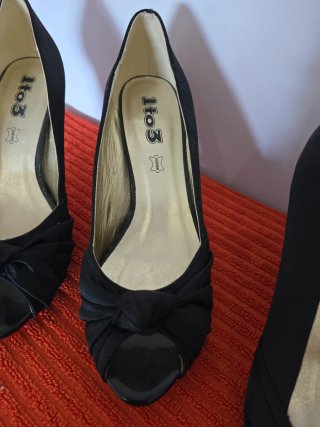 Zapatos de tacón negros nuevos 40 nuevos 39 un uso