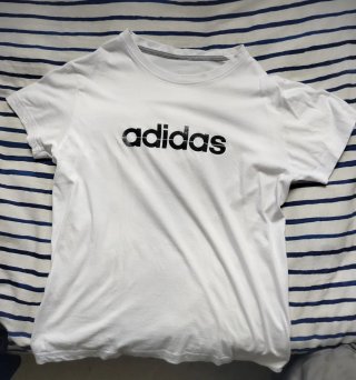 Camiseta Adidas Azul, blanco y negro Talla 13-14