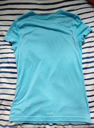 Camiseta Adidas Azul, blanco y negro Talla 13-14