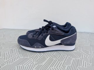 NIKE VENTURA RUNNER
