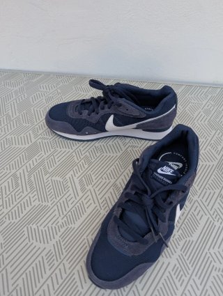 NIKE VENTURA RUNNER