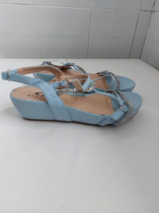 Sandali scamosciati azzurri con strass