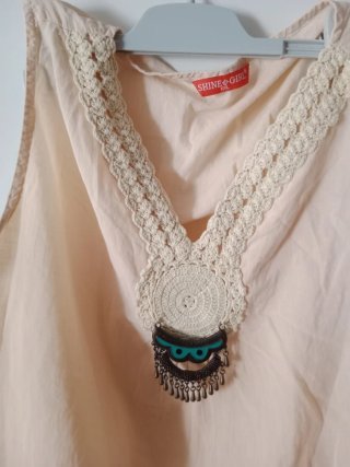 Blusa beige con adorno talla XXL