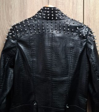 Cazadora Biker Negra Púas efecto cocodrilo Talla M