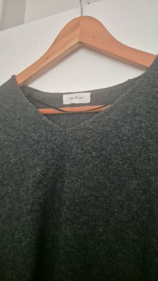 Jersey Ese o ese cuello pico gris talla única