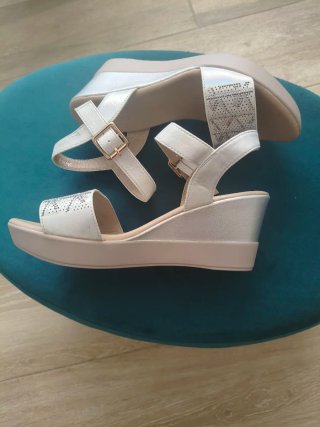 Sandalias pedrería Talla 38