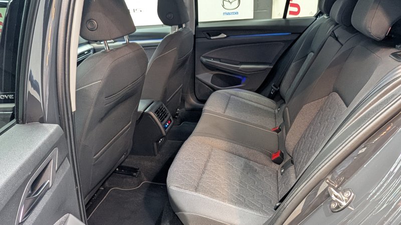 Volkswagen Golf 8 R-Line 2.0 TDI DSG 2024, foto 19