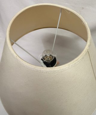 Lampada da tavolo base corallo