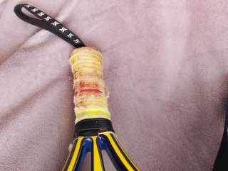 Raqueta de pádel y funda