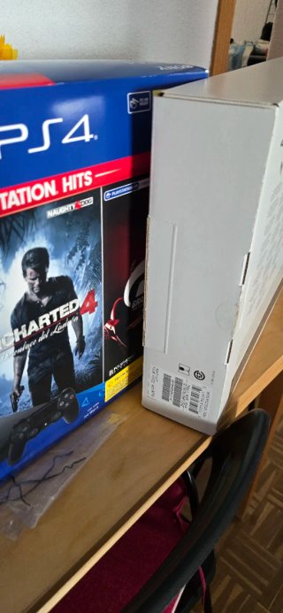 Caja PS4 Slim 1TB Jet Black (PlayStation 4)