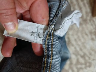 Pantalones vaqueros con bolsillos